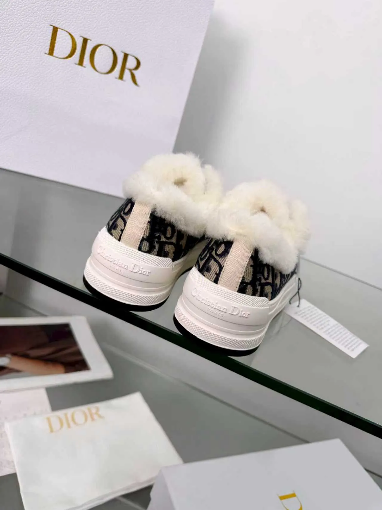 Men's men's shoes pP540! 𝐃𝐈𝐎𝐑 𝐖𝐚𝐥𝐤'𝐧 Dior Presbyopia Embroidery Wool Thick Sole Canvas Shoes Casual Sneakers (Half Flop) These Walk'n'Dior thick sole sneakers are a fashionable piece that elevates the collection. Oblique printed cotton embroidered upper with comfortable platform sole, tongue and Christian Dior Paris signature laces. Bottom thickness 4.5CM Size: Women's 35-41